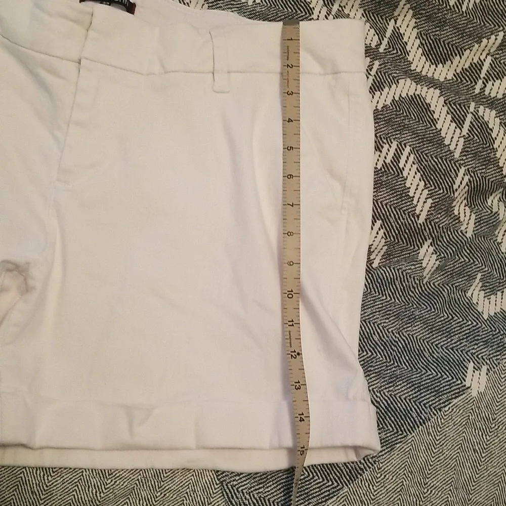 White Women’s Casual Cotton Blend Shorts